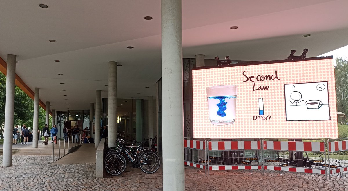🍿📽️My videos on the big screen!!🤩 Make sure to check them at the entrance of @mpi_pks tonight for the Lange Nacht der Wissenschaften @LangeNacht_DD! ✨
