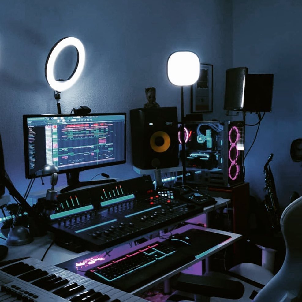Super cool studio setup starring our #QConProX 😎🤩

#Icon #Pro #Audio #control #surface #music #studio #equipment #producer #engineer