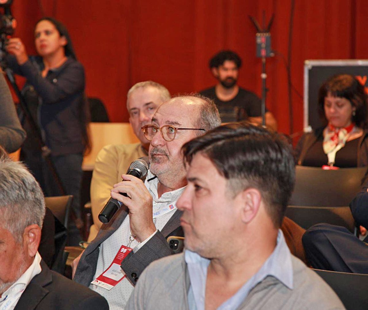 IVUJVivienda's tweet photo. El Pte. del #IVUJ, @GustavoMuro, participó de la 99° Asamamblea del Consejo Nacional de Vivienda,realizada en Misiones, allí los #IPV de todo el país analizan la situación habitacional nacional y d cada provincia.También dialogaron s/sustentabilidad y sostenibilidad para vivienda https://t.co/zqE4ivh2jS