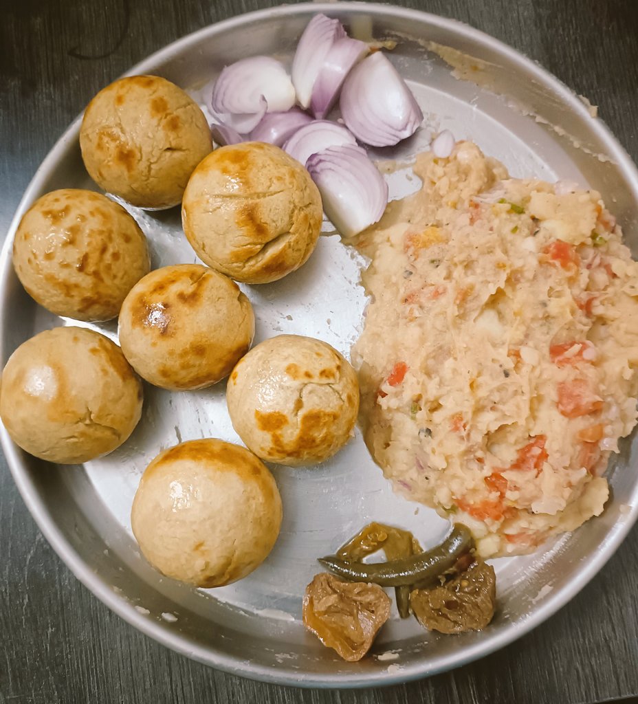 kumarbrajesh12's tweet photo. #Litti_Chokha  
#Bijapur_karnataka https://t.co/aJsY0iZSWL