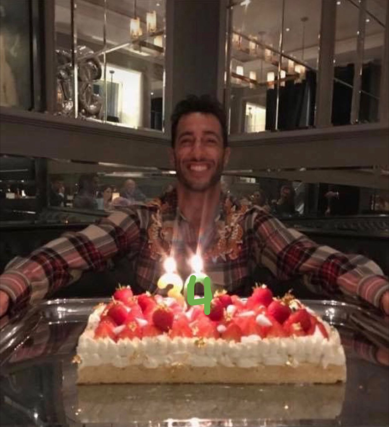 OMG JULY 1ST IN PERTH ITS HIS DAY HAPPY BIRTHDAY TO DANIEL RICCIARDO    
