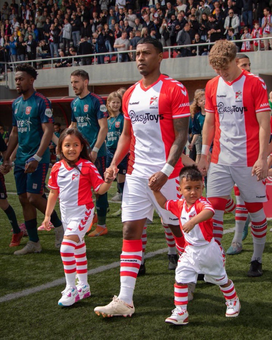 The Peruvian Waltz tweet media