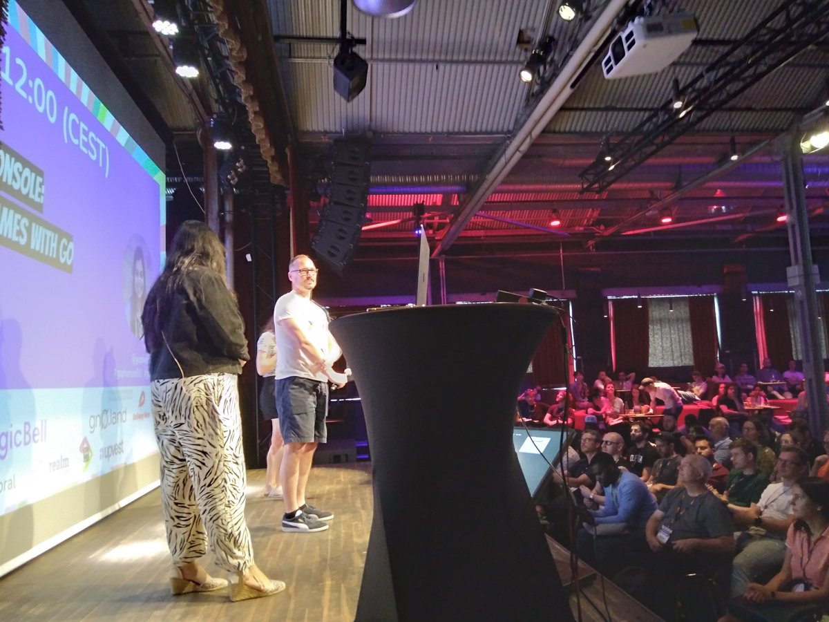 drishtijjain's tweet image. Look at the wonderful gophers at @gopherconeu !

The pic from the backstage is 🔥

#gopherconeu #golang