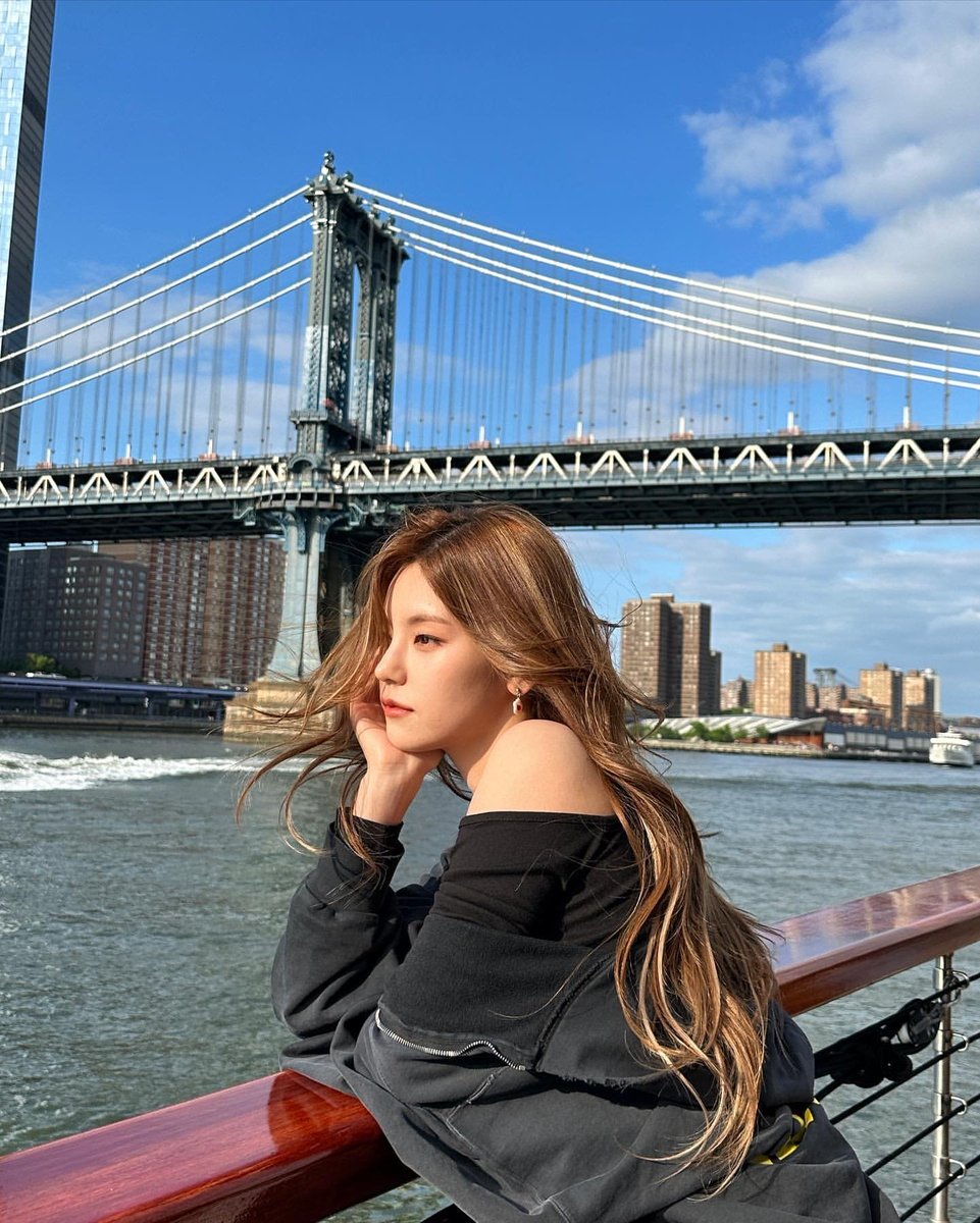 YJF1LES's tweet photo. #YEJI instagram update

New york 🗽 https://t.co/e2oFjNnl7A