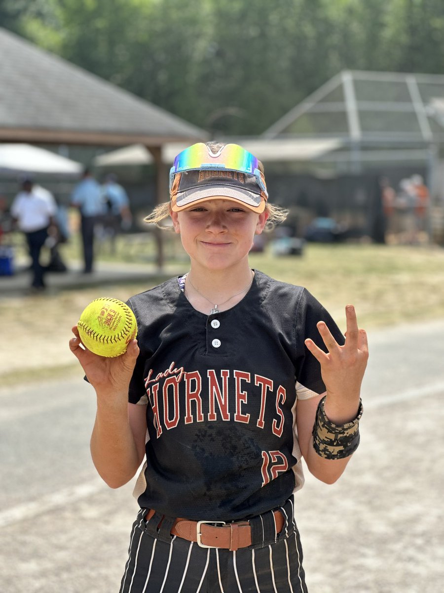 Good shot from the @USASoftball Virginia state championship in Richmond the other week. Blessed 😇 🔥💪🐝 #homerun #travelsoftball #ladyhornets @SBRRetweets @D1Softball @SoftbalAmerica @LL7NV @SoftballRecruit @LadyHornetsVA