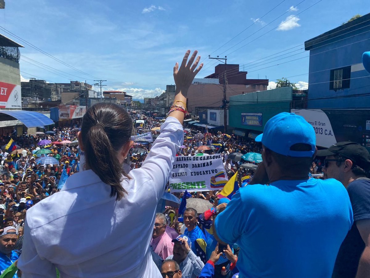 ¿Inhabilitación? Miren esto Así respondió la linda Barinas, con <a href="/MariaCorinaYA/">María Corina Machado</a>.

¡Vamos hasta el final! Y con todo