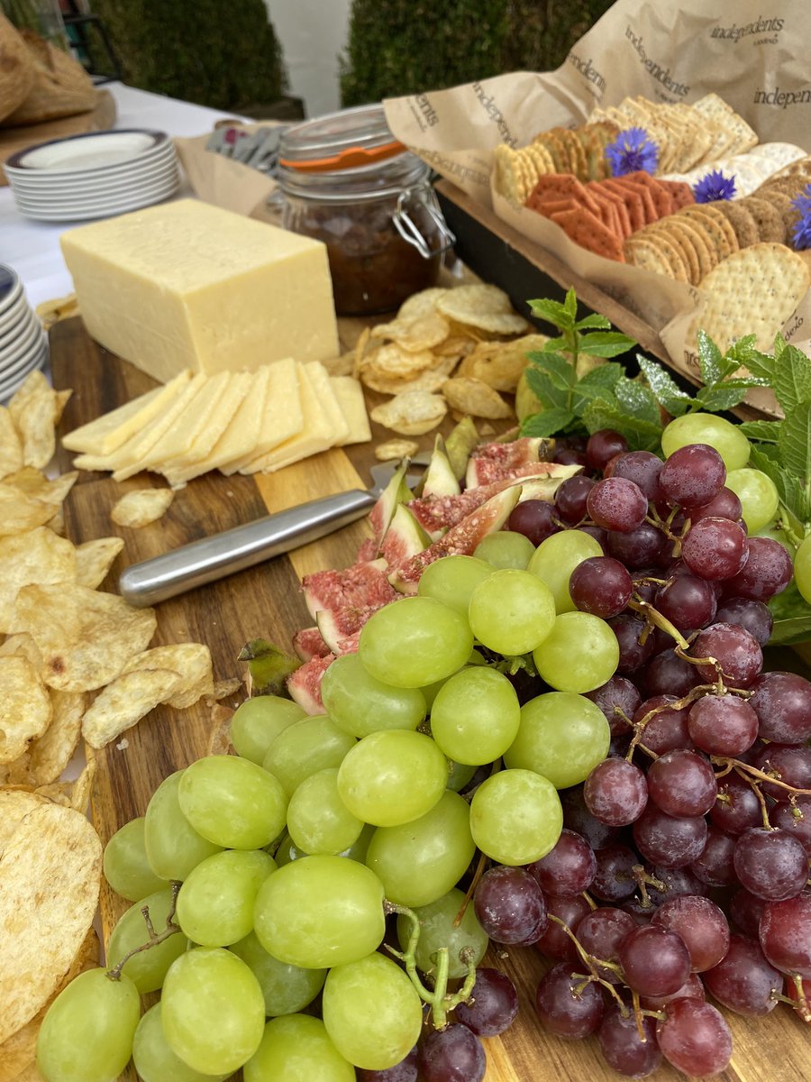 liz Colbourne tweet media