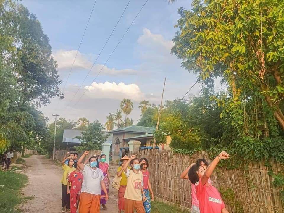 GaeGae558932's tweet photo. An anti-coup revolutionary protest somewhere in Sagaing region.  #2023Jun30Coup #WhatsHappeningInMyanmar https://t.co/T9ns2iMxp6