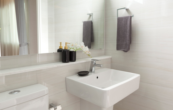 Maximize the space of your half bath with these design tips. #interiorinspo #homelove  cpix.me/a/172654789