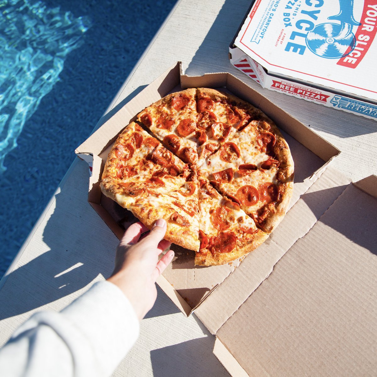 Domino's Pizza tweet media