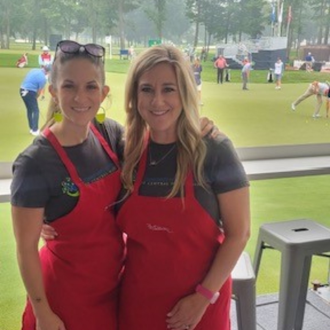 ABRjobs's tweet photo. Our Senior Recruiter, Nyra Lind, had a blast volunteering with the @CFCWI at the US Senior Open at @SentryWorld. Best of luck to all the golfers this weekend! #USSeniorOpen #stevenspointwi #sentryworld #communityinvolvement #workingforABR https://t.co/pQFONGOraL