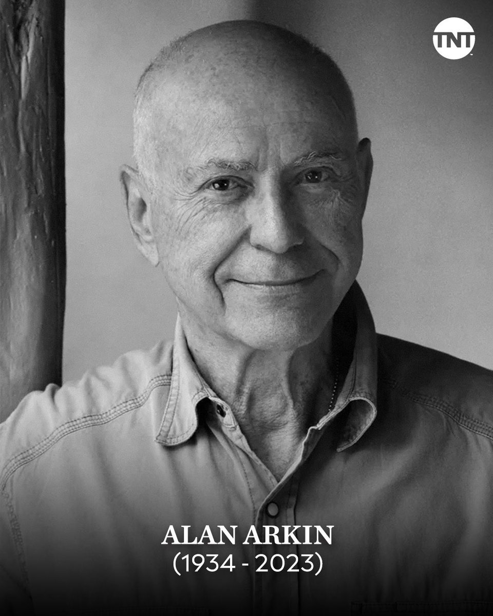 WickedFragola's tweet photo. “Magic, do as you will” #Schmendrick #theLastUnicorn #AlanArkin 💔 https://t.co/kU1W95yUpV