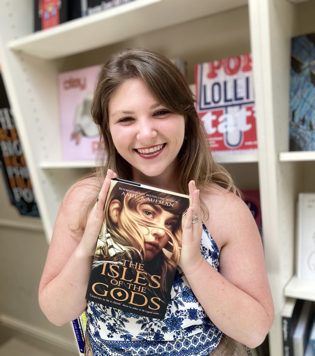 We are SO excited for our public signing with Amie Kaufman this Sunday from 3-4 pm! A big contender for Hannah’s book of the year, this is a swashbuckling fantasy you don’t want to miss. #authorsigning #indiebookshop #mrbsemporiumofreadingdights