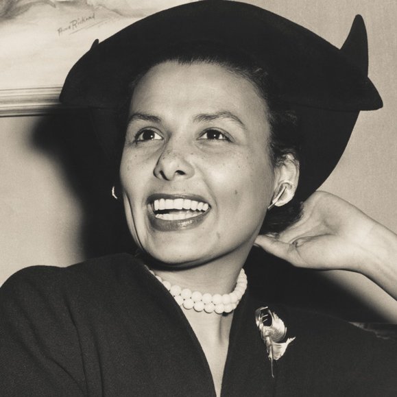 'A little nepotism never hurt nobody, honey. If you got it, use it. Press on with it. Remind them of it.' -- actress, singer & civil rights activist #LenaHorne, born OTD in #Brooklyn (1917-2010). Her career spanned more than seventy years, starring in film, television & theater.