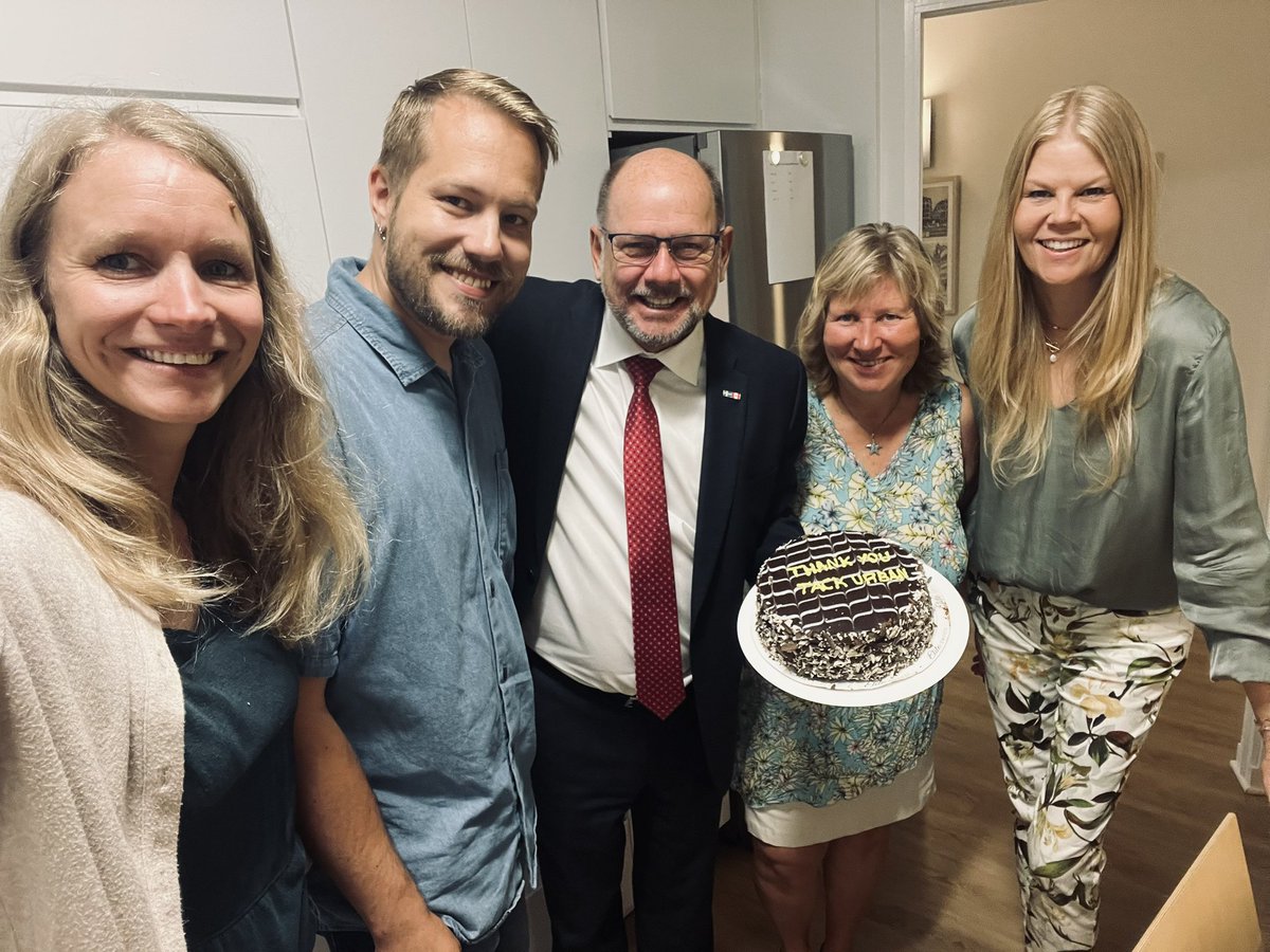Last Friday #Fika with Ambassador @UrbanAhlin. Your energy and leadership will be missed by us all. It has been an honor to work with you and the whole embassy staff wishes you all the best in your new role as an Ambassador of @SwedeninUSA! Stort tack och lycka till! ✨