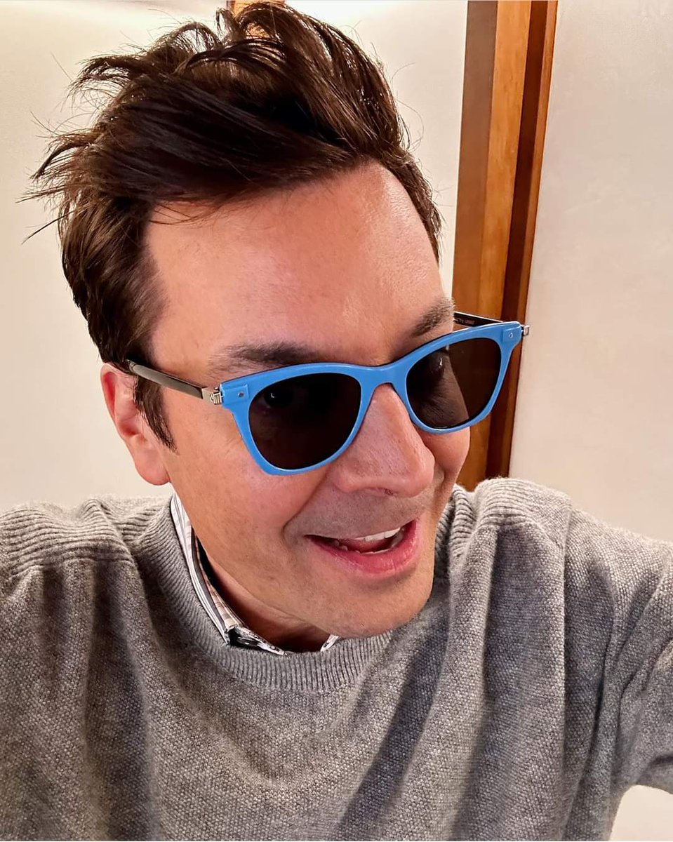 He looks cool ♥️
