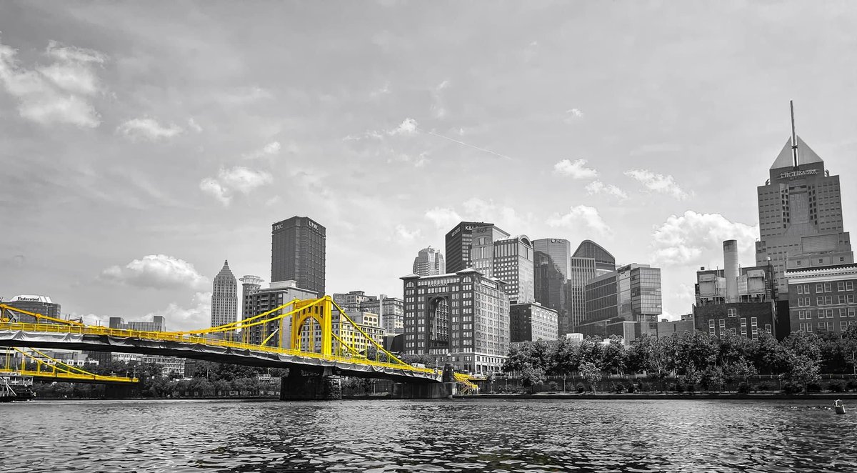 GHILLIEMCGEE282's tweet photo. We bleed black and Gold #capuredPGH #capturedPGH @Pittsburgh https://t.co/C1cplHw7ip