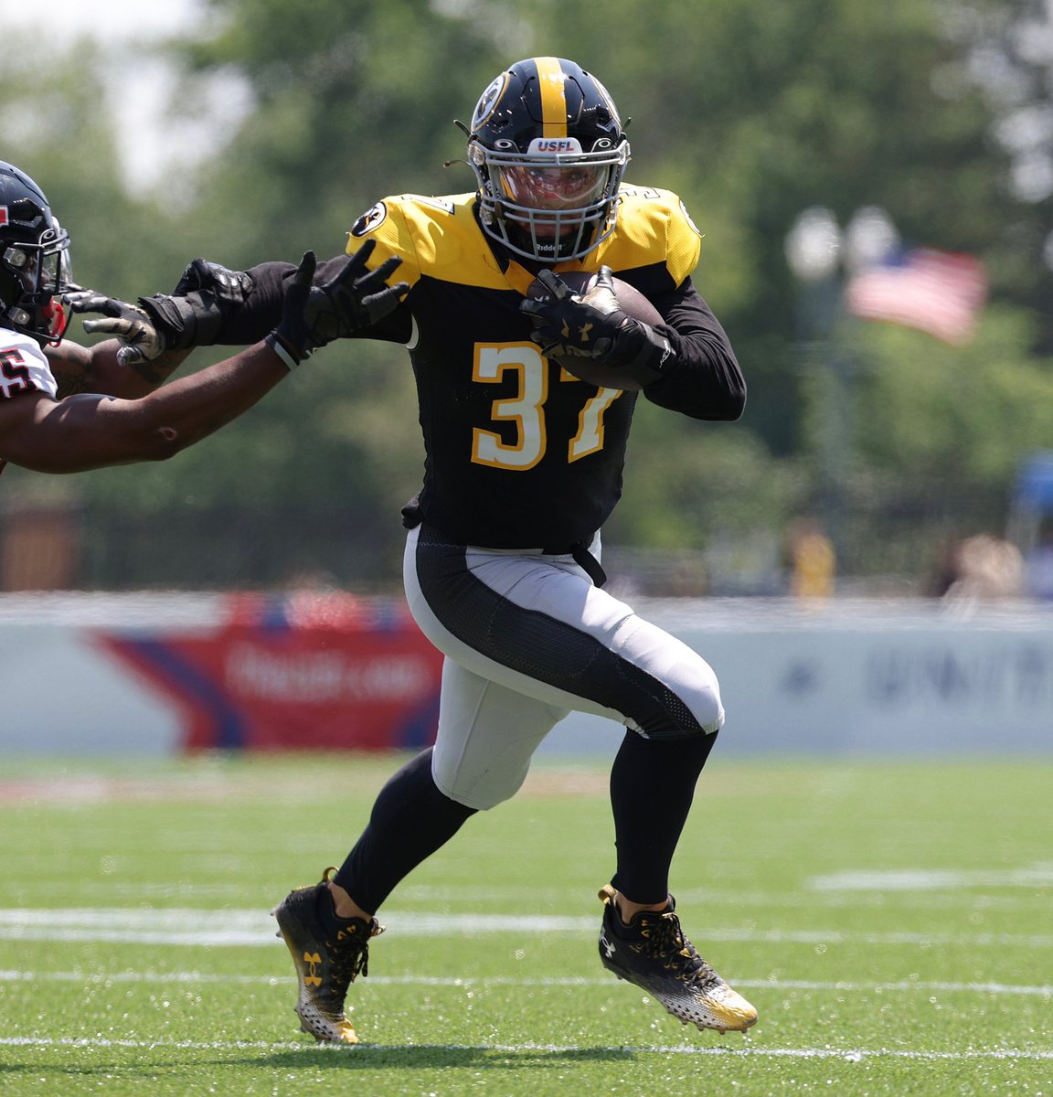 🔥🌪️Tune in to 👀 our very own HC @CoachKhayat & RB Coach @garrettgro37 take on the @USFLStallions in the #USFL CHAMPIONSHIP GAME! 🏈🏆 GO @USFLMaulers!🖤💛⚒️ 🤍💙🌪️ 📺:Sat, July 1st @ 8pm EST on @nbc & @peacock #usflmaulers #usflstallions #NadoNation #d3football #F5 #USASOUTH