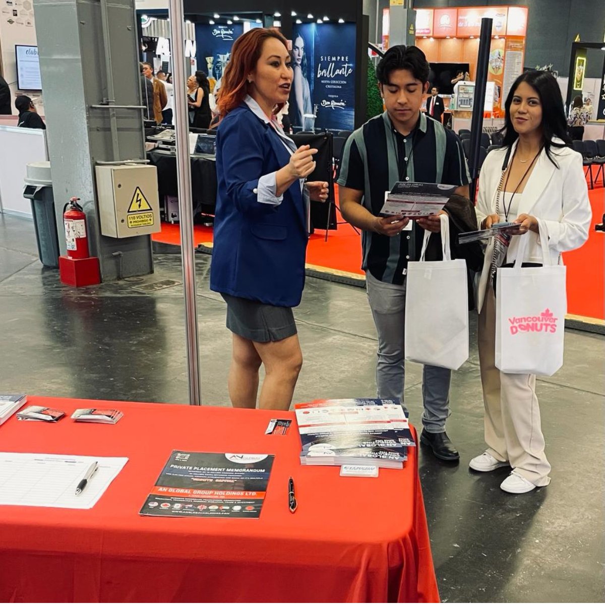 We are here at Guadalajara Franchise Expo in Mexico! 

In the photo: Avinash Nichkawde, Group CEO AN Global Consulting and Director Franchising Elvia Martinez. 

(1/2)