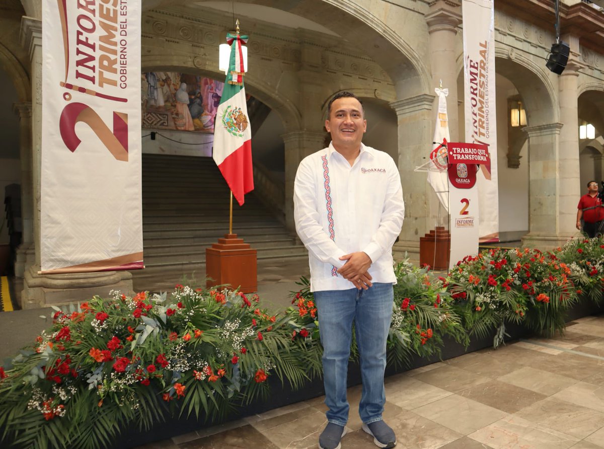 Nino_Morales1's tweet photo. Acompaño al Gobernador @salomonj en el #SegundoInformeTrimestral como parte del ejercicio de rendición de cuentas al pueblo oaxaqueño, a seis meses del inicio de la #PrimaveraOaxaqueña. Estamos comprometidos con el proyecto de #bienestar y #transformación para #Oaxaca. https://t.co/vkoIMK5XoG