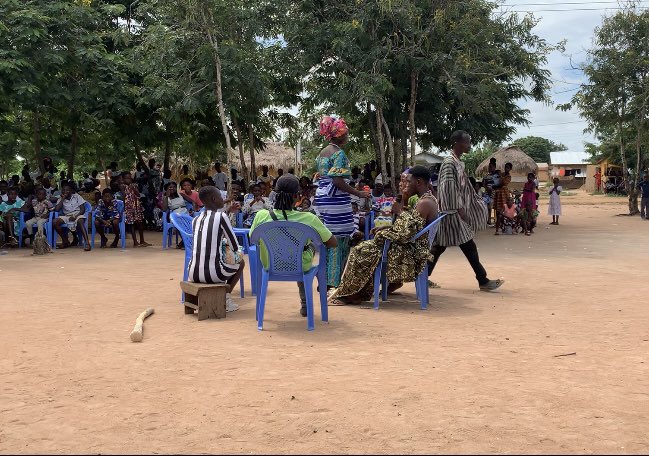 gome8040's tweet photo. QESGhanaInternship-Update:

Last week I observed the Theatre of the Oppressed orchestrated and creatively brought to life by community members to demonstrate different issues such as child marriage, teen pregnancy and more.  #QEScholars #lbhrhd @lbhrhd @QEScholars @IntNeedsGhana https://t.co/X2OxDs43tY