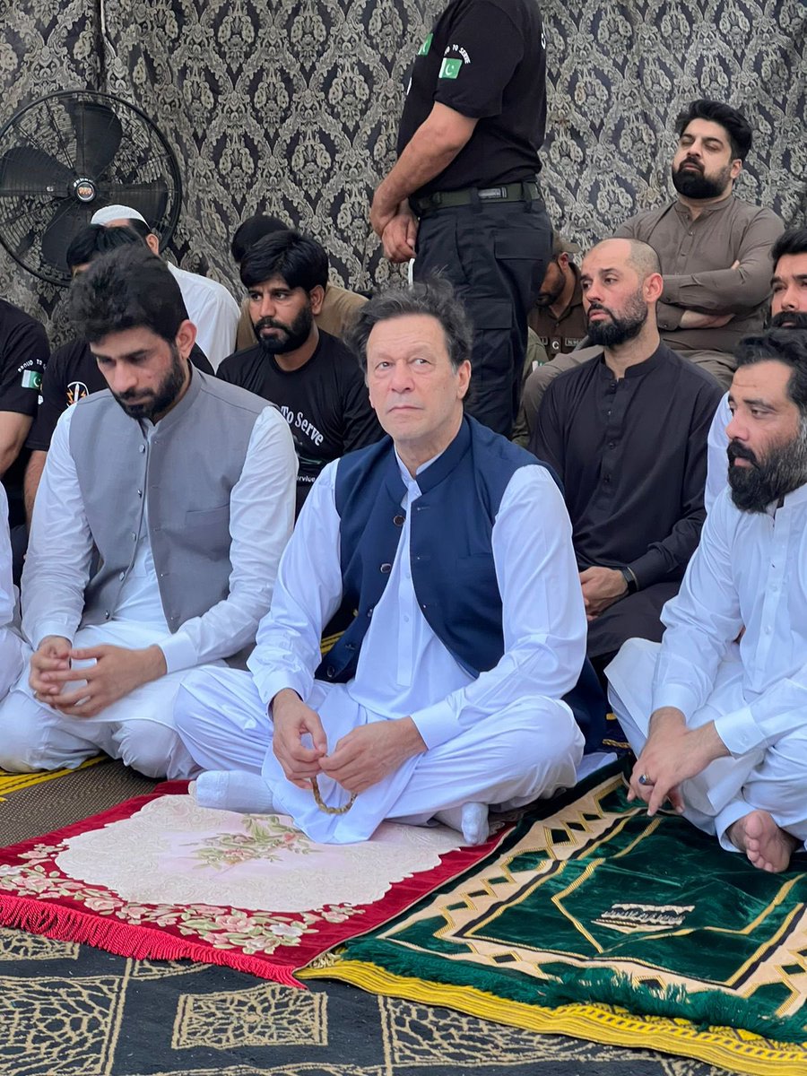 قوم کی شہہ رگ عمران احمد خان نیازی ہے 

#حوا_کی_بیٹیوں_کو_عزت_دو #پاکستان_کا_فیصلہ_عمران_خان #آئین_بچاؤ_ملک_بچاؤ #عمران_ریاض_کی_جان_کو_خطرہ #ReleaseImranRiazKhan   #مافیا_نہیں_پاکستان_بچاو  #عمران_خان_ہماری_ریڈ_لائن
#مریم_چورنی_پا