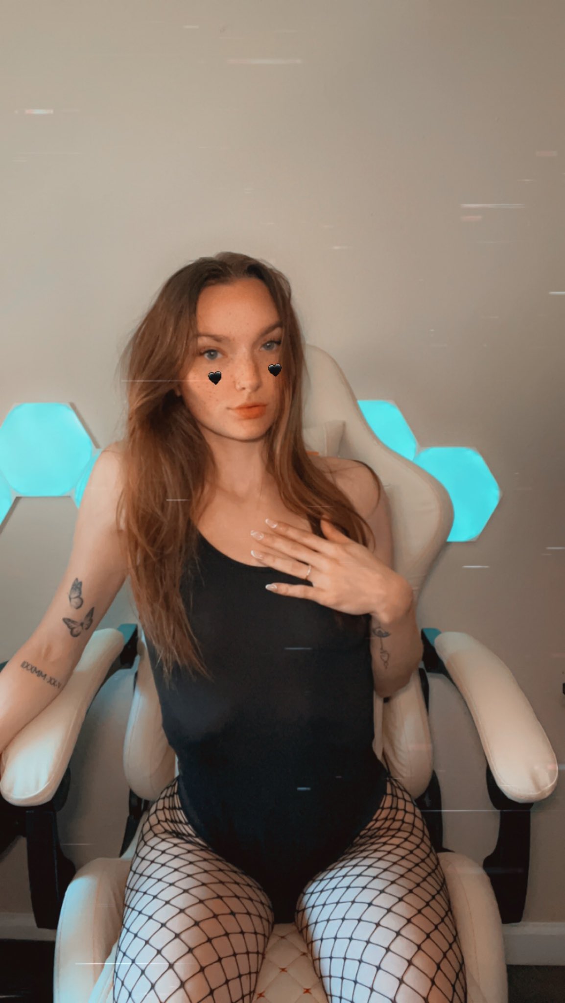 Thickles💎 on X: She's sweet but a psycho🤪 t.cod0tK1sZRvM  t.co5URhBYDAnK  X