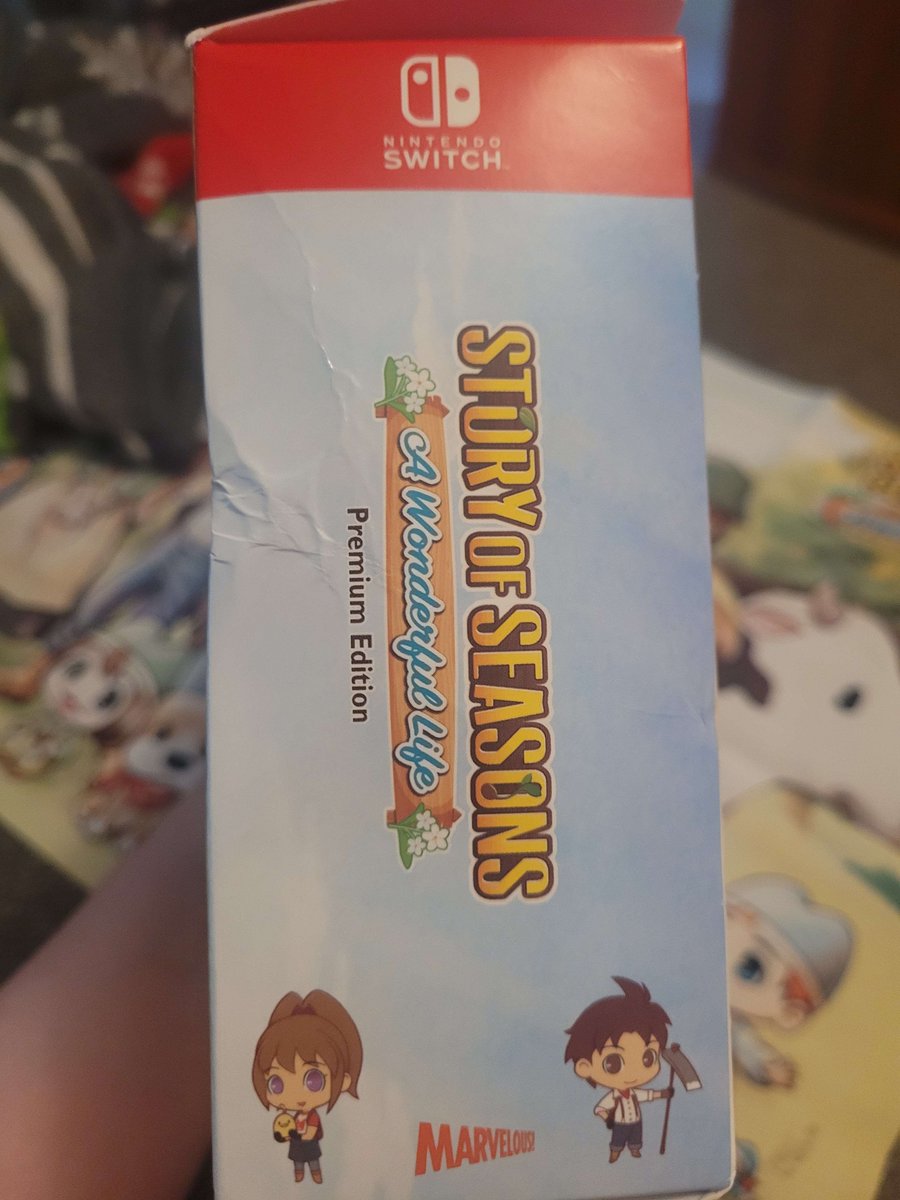 sakumodoesstuff's tweet photo. So my copy of AWL finally came in from Am*zon, and bruh, I'm so pissed.

My box came in horribly mangled. Everything inside is fine, but I'm bummed that my Premium Edition box is in such sorry shape right from the get-go. I'm not returning it (because I want my game), but yeah. https://t.co/HqSGWVt9FL