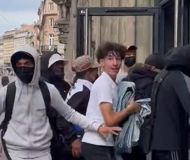 oméga de chaitin (@omegadechaitin) on Twitter photo <a href="/CerfiaFR/">Cerfia</a> <a href="/PoliceNationale/">Police nationale</a> 
flag ! avec le sourire ! <a href="/CerfiaFR/">Cerfia</a> <a href="/PoliceNationale/">Police nationale</a> 
flag ! avec le sourire !