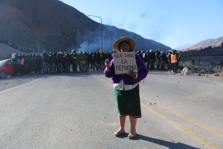 raulgodoy__'s tweet photo. ¿Escuchaste lo que dijo el actual ministro de economía y candidato a presidente de Unión por la Patria sobre la represión en Jujuy? Imposible, porque se calló la boca. Massa es amigo y cómplice de Morales.

#UCRyPJRepresiónySaqueoDelLitio
#MoralesyMassaConsensoExtractivista https://t.co/mqsALn2tor