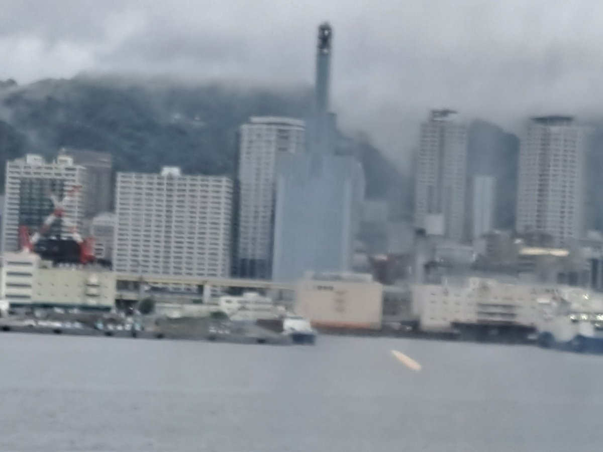 REXJAPAN7's tweet photo. 出張シリーズ
神戸港到着。
フェリーに個室、レストラン、大浴場、24Hシャワーあり快適。時間次第で飛行機より良いは。

このまま、朝マックして彦根に入ります。 https://t.co/UeiERDpJR4