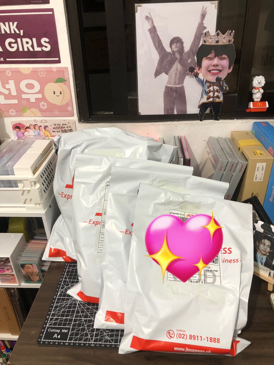classymissycart's tweet photo. 4 parcels lang muna kaya nating i-ship today since we ran out of corrugated box, again. Nag-order na ako super dami Idk na lang if maubusan pa rin tayo. Anyways, will post our new GA later after ko gumising. Thank you po sa lahat ng nag-order! 😚 #CMCUpdates https://t.co/xzRyOaKSYE