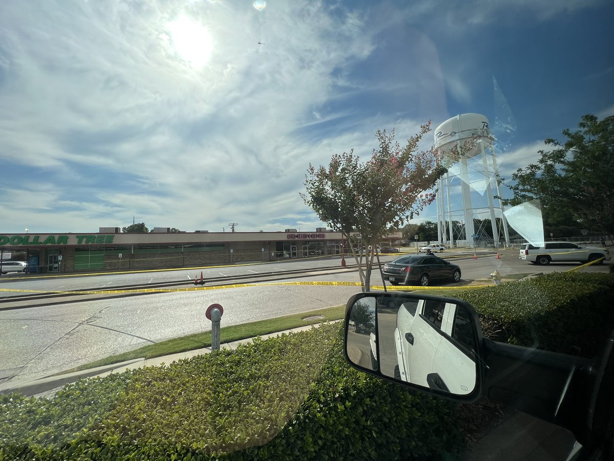 HelloMikeyN's tweet photo. @wfaa what happened by QT off belt line and 75? https://t.co/18WlxnZgCy