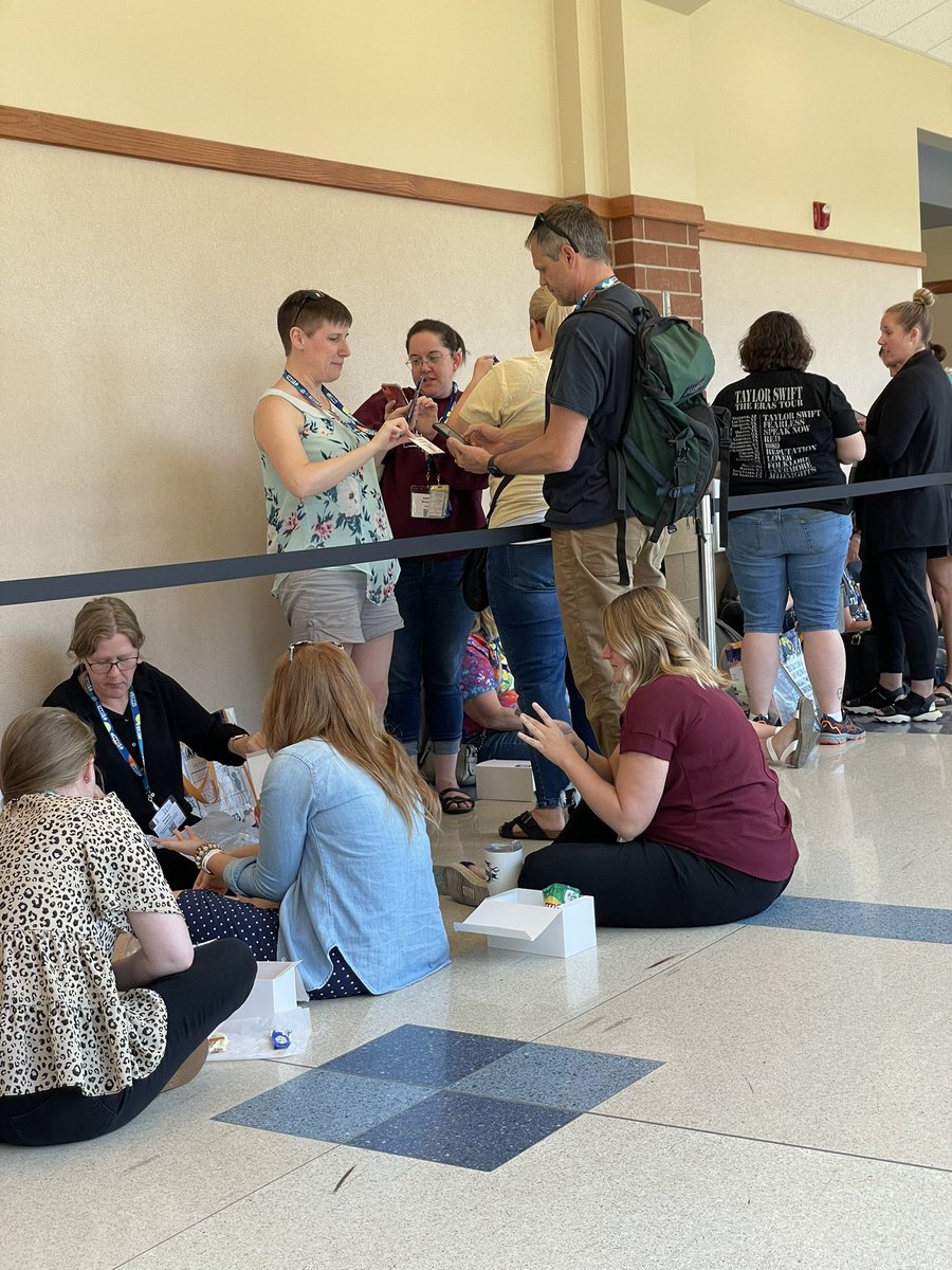 Elizabeth Johnson tweet media