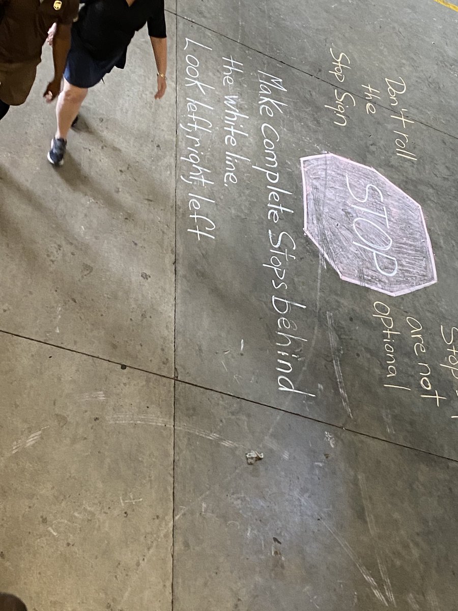 Recognizing our drivers group for a job well done, and teaching about the risks of intersections.
#jupitersafety #UPS