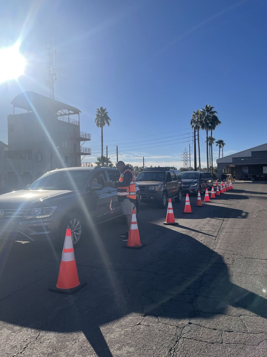 Tempegov's tweet photo. We make recycling easy... with a drive-thru. 🚙🚕Come through Kiwanis Park this Saturday between 7 a.m. and 1 p.m. for Zero Waste Day! https://t.co/cCaxy6VXnL