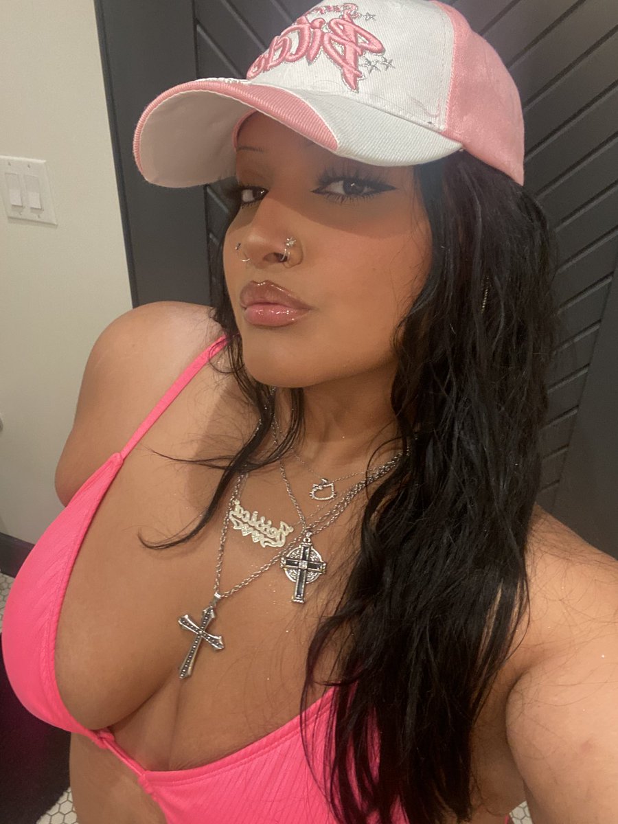 digitlprincess's tweet photo. sweetest b*tch you’ll eva meet https://t.co/rFk9nWRuZz