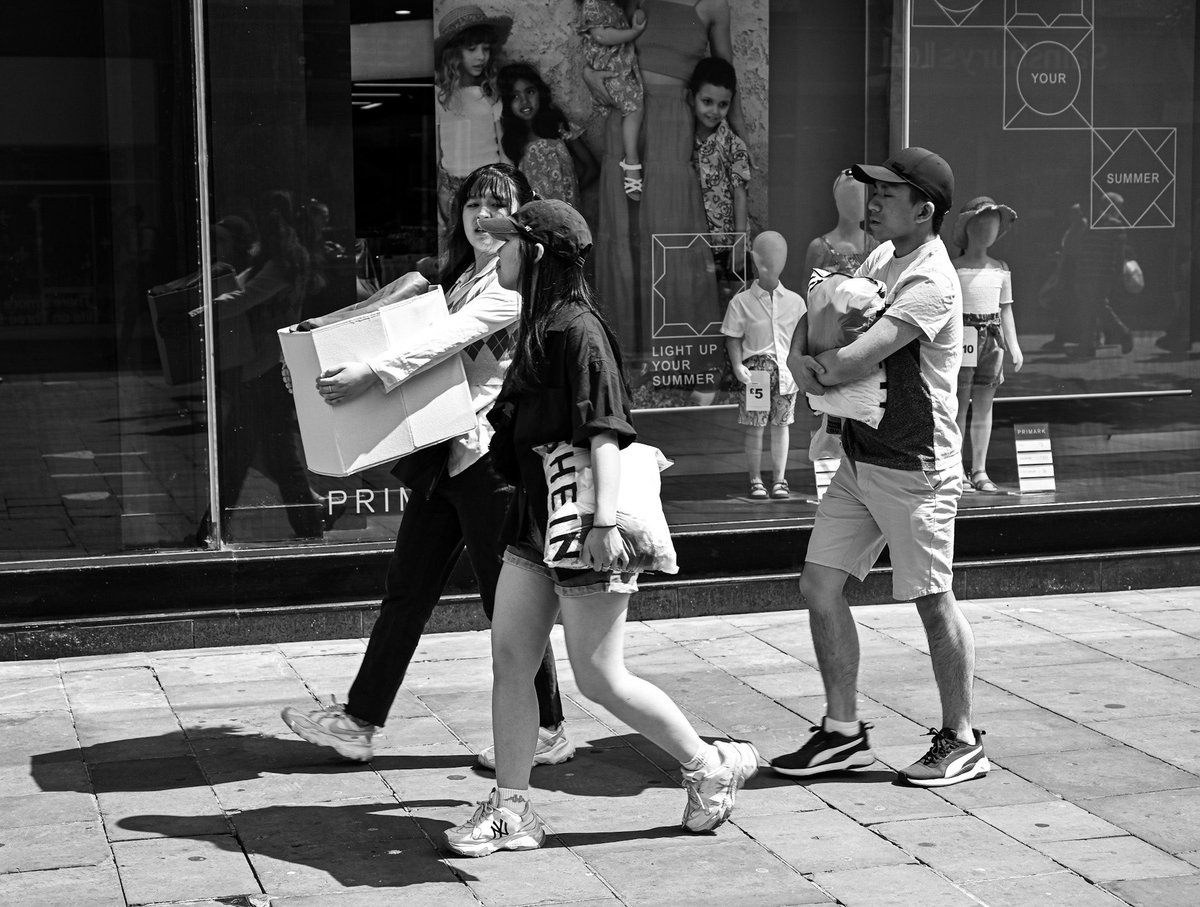 TraceyJacksonHI's tweet photo. Tracey Jackson 
Newcastle Upon Tyne UK

Shoppers 

Nikon Z6II 24-70mm

@TraceyJacksonHI @UKNikon @lensculture #TraceyJacksonHI #newcastlelife #streetphotography #streetphotographer #blackandwhitephotography #candad #northeast 

Photo credit @TraceyJacksonHI https://t.co/XjAFQQPGW8