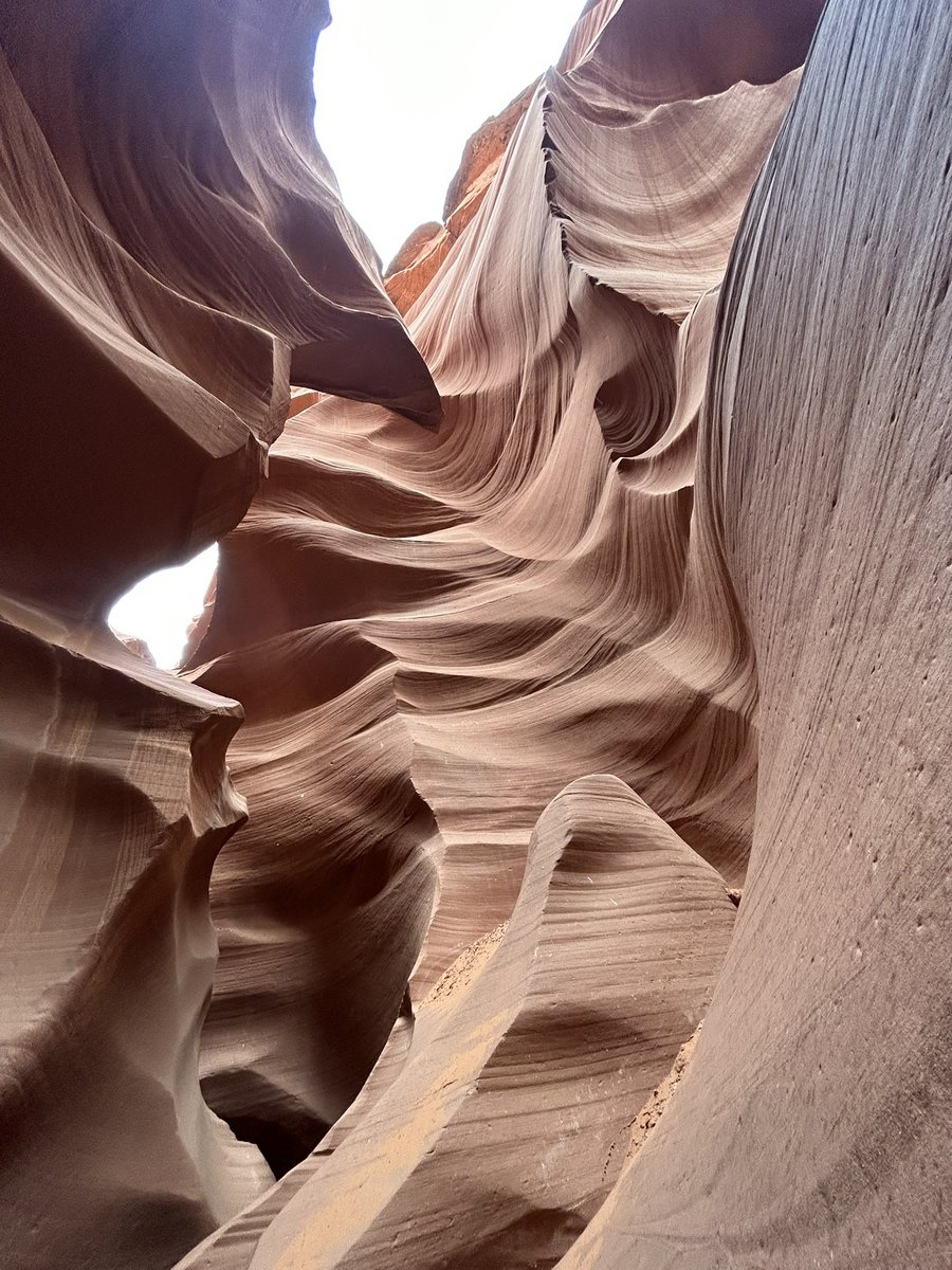 nickkparker's tweet photo. Antelope Canyon https://t.co/mwvhD8s0VH