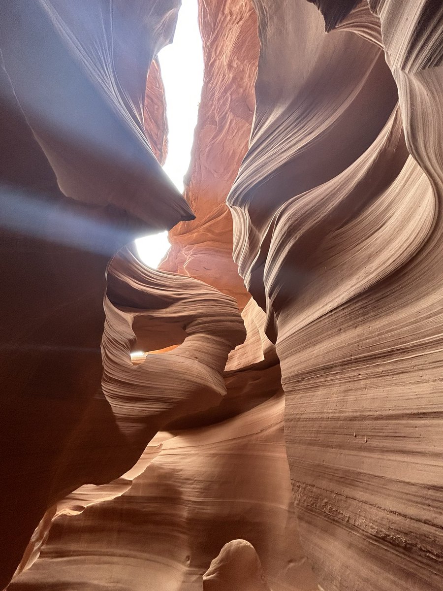 nickkparker's tweet photo. Antelope Canyon https://t.co/mwvhD8s0VH