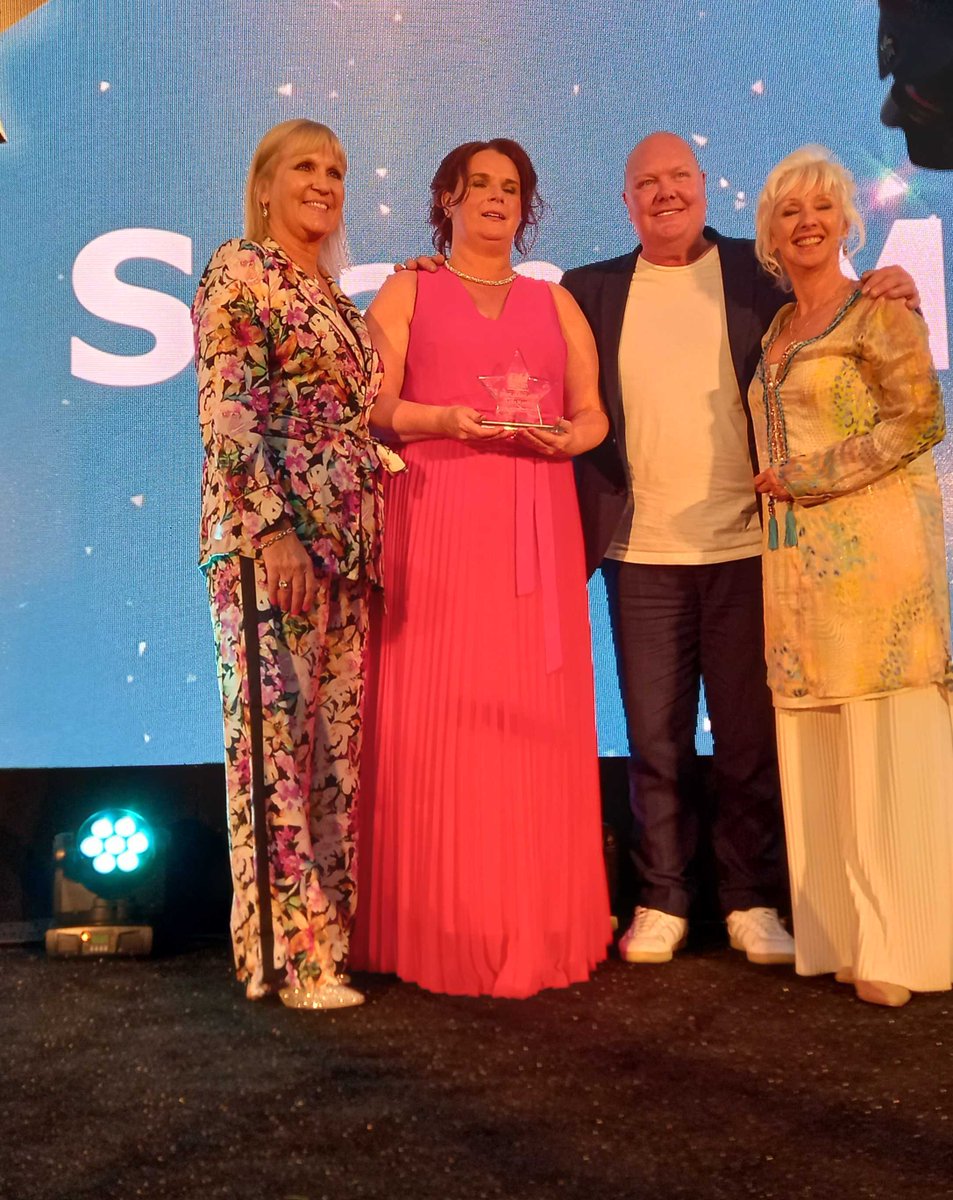 TheSundayLife's tweet photo. @UlsterBankNI @PamBallantine @radioibe @rickywarwick @garysnowpatrol @PowerNI @PunjanaTea @thedeanlife @k9sarni @AccidentShield @RubyFree8 @Concentrix @DecathlonUK @LoughErneResort @zgbtst @balmoralhc Spanish teacher Séana Maguire from @aquinasgrammar has delivered a school programme highlighting the importance of organ donation. She wins the Spirit of Education Award sponsored by @publichealthni #spiritofni https://t.co/Izvs6MFcFt