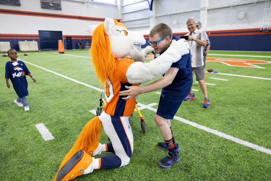 5280Miles's tweet image. All the ❤️

#PLAY60 x #BeAChampion