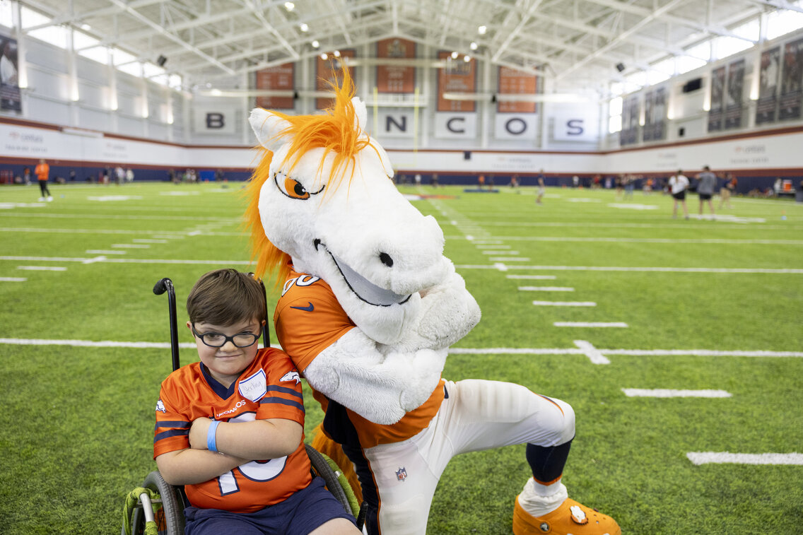 5280Miles's tweet image. All the ❤️

#PLAY60 x #BeAChampion