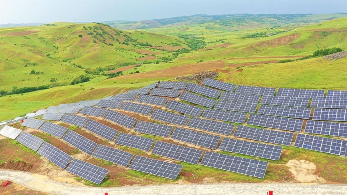 ☀️ Tunceli'nin Mazgirt ilçesinde pompaj sulama enerji tesisinin faaliyete geçmesiyle 16 bin 370 dekar tarım arazisi, güneşten elde edilecek enerjiyle sulanacak.