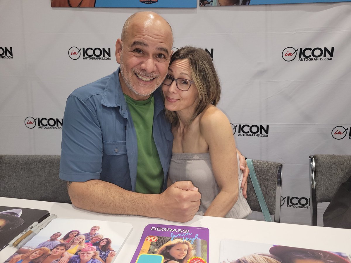 Pat &amp; Stacie of Degrassi at Nickel City Comic Con
#degrassi
#pat
#joey
#stacie
#caitlin
#nickelcitycomiccon
#sexwithstacie