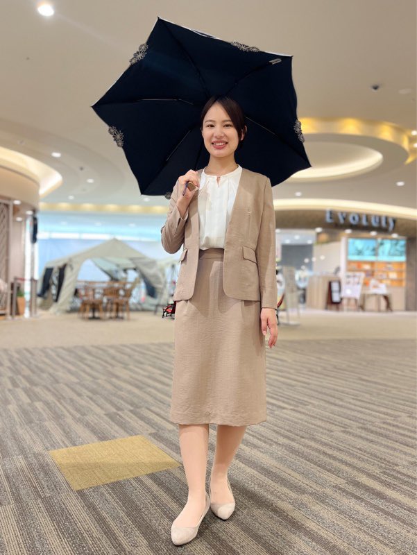 BENPSFASHION1's tweet photo. こんばんは💫
たるたるです🦦
雨の日コーデを投稿しましたので是非チェックしてみて下さい☺️⬇︎
https://t.co/nHo0jxLpID
#psfa #perfectsuit #perfectsuitfactory #パーフェクトスーツファクトリー #パーフェクトスーツ #ブラウス #カットソー #雨の日コーデ #レイニースタイル #レイニーstyle https://t.co/2HZRTjzOzD