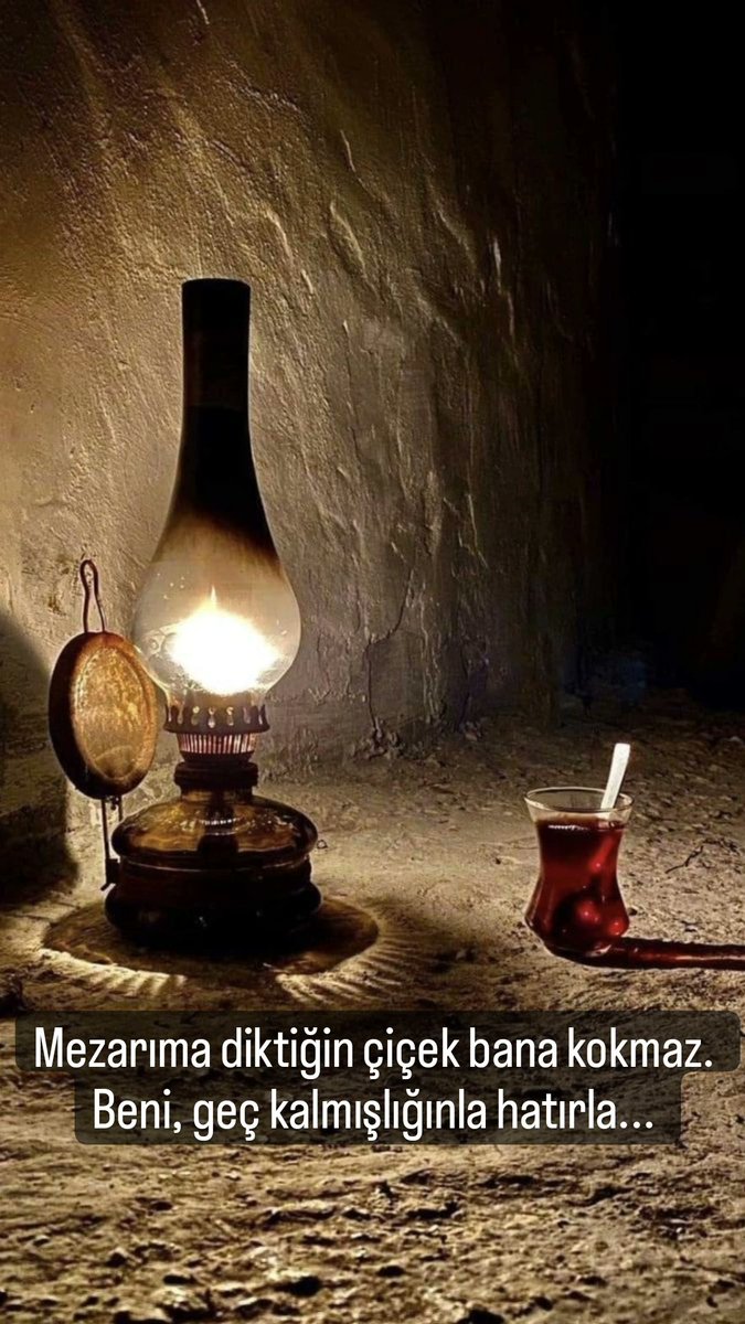 1mihman_'s tweet photo. Mezarıma diktiğin çiçek bana kokmaz. 

Beni, geç kalmışlığınla hatırla. https://t.co/G3wBRxfclT