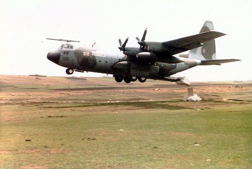 This is a sad day - although I didn’t serve with the Herc, it is a big reason why I joined, as it was this amazing aircraft that I saw as a child dropping aid to save the children in Ethiopia in the 80s - that’s when I knew I wanted to be part of the amazing @RoyalAirForce