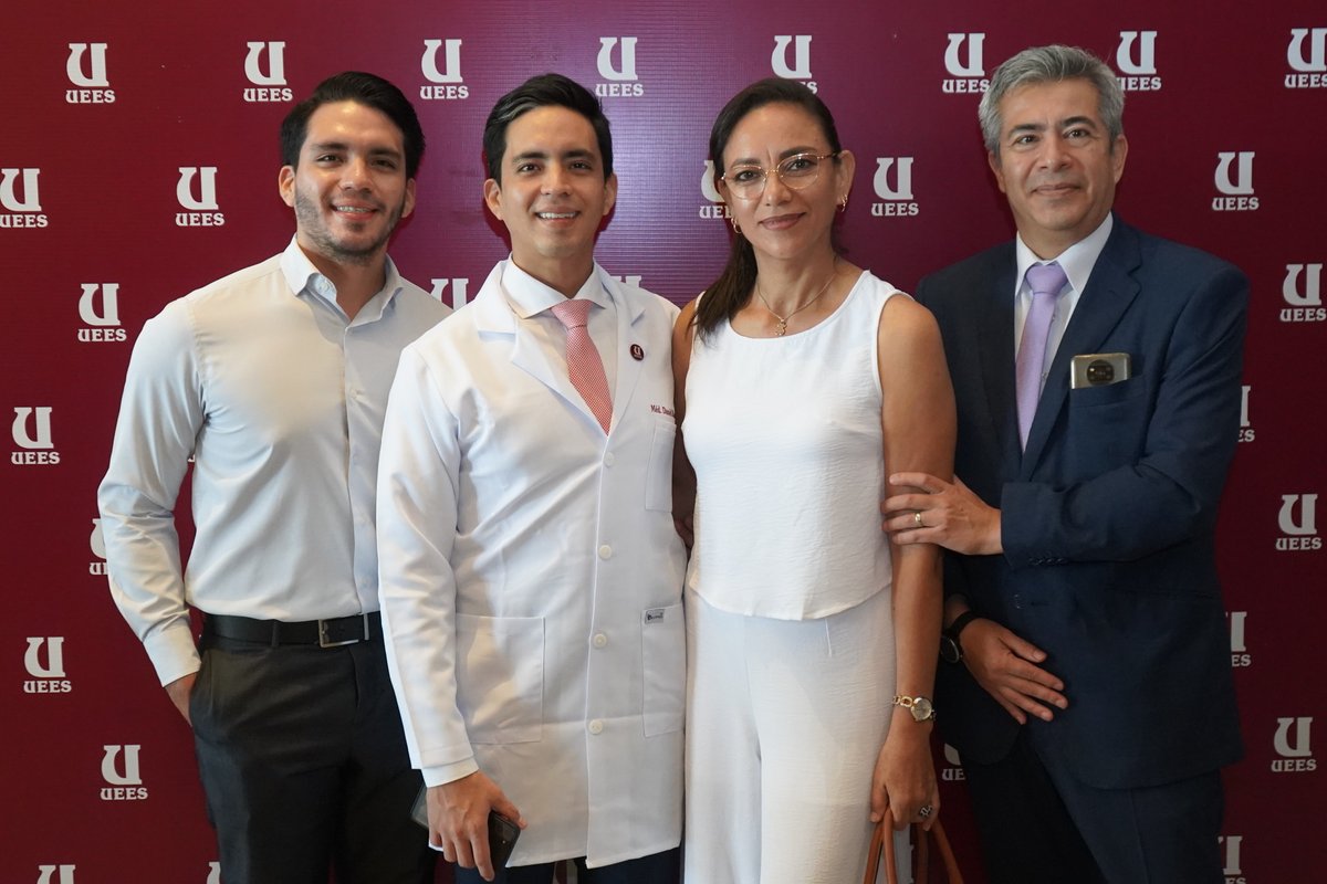 uees_ec's tweet photo. ¡Felicitaciones! 👏🏼🎊
Nos vemos en la graduación. 🎓
#OrgullosamenteUEES #UEESGrad #SaludUEES #MedicinaUEES #NutriciónUEES https://t.co/HBVhf4ULe2