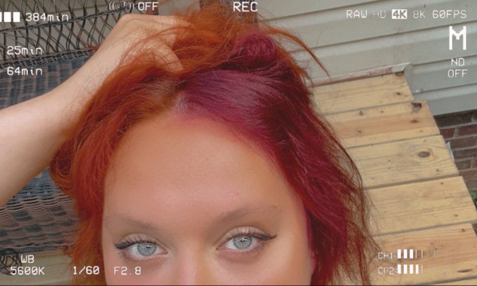 Wanted to show off my new hair 😋 https://t.co/mHN4D7ciMg